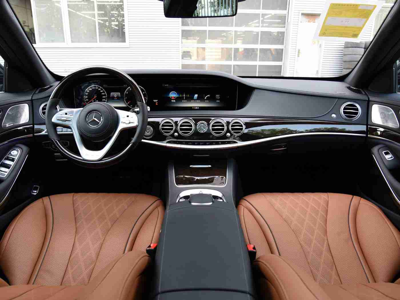 18岁app:汽车应用革新:引领年轻消费潮流,重塑行业变革趋势-1