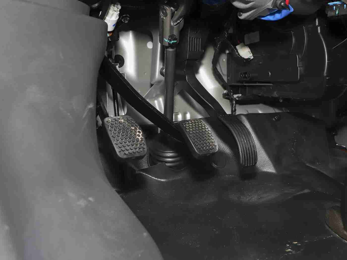 男女男网站:汽车新势力崛起:全新SUV“男女男”亮相,评测全面解析驾乘新体验-1