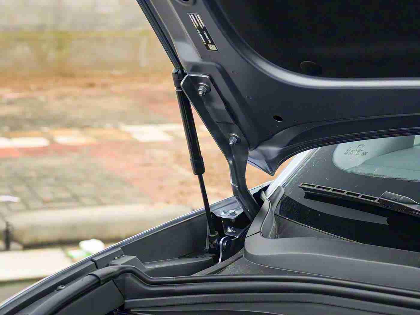 男生和女生一起差差差很痛的APP：智能驾驶新风尚，差差差APP引领汽车后市场创新潮流-1