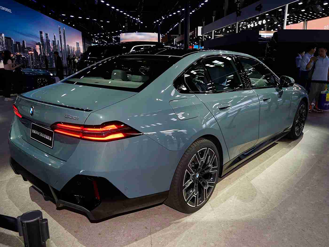 国产成人综合视频：汽车产业崛起启示录：借鉴国产视频多元创新，打造多级车型，驱动技术创新与品牌建设-2