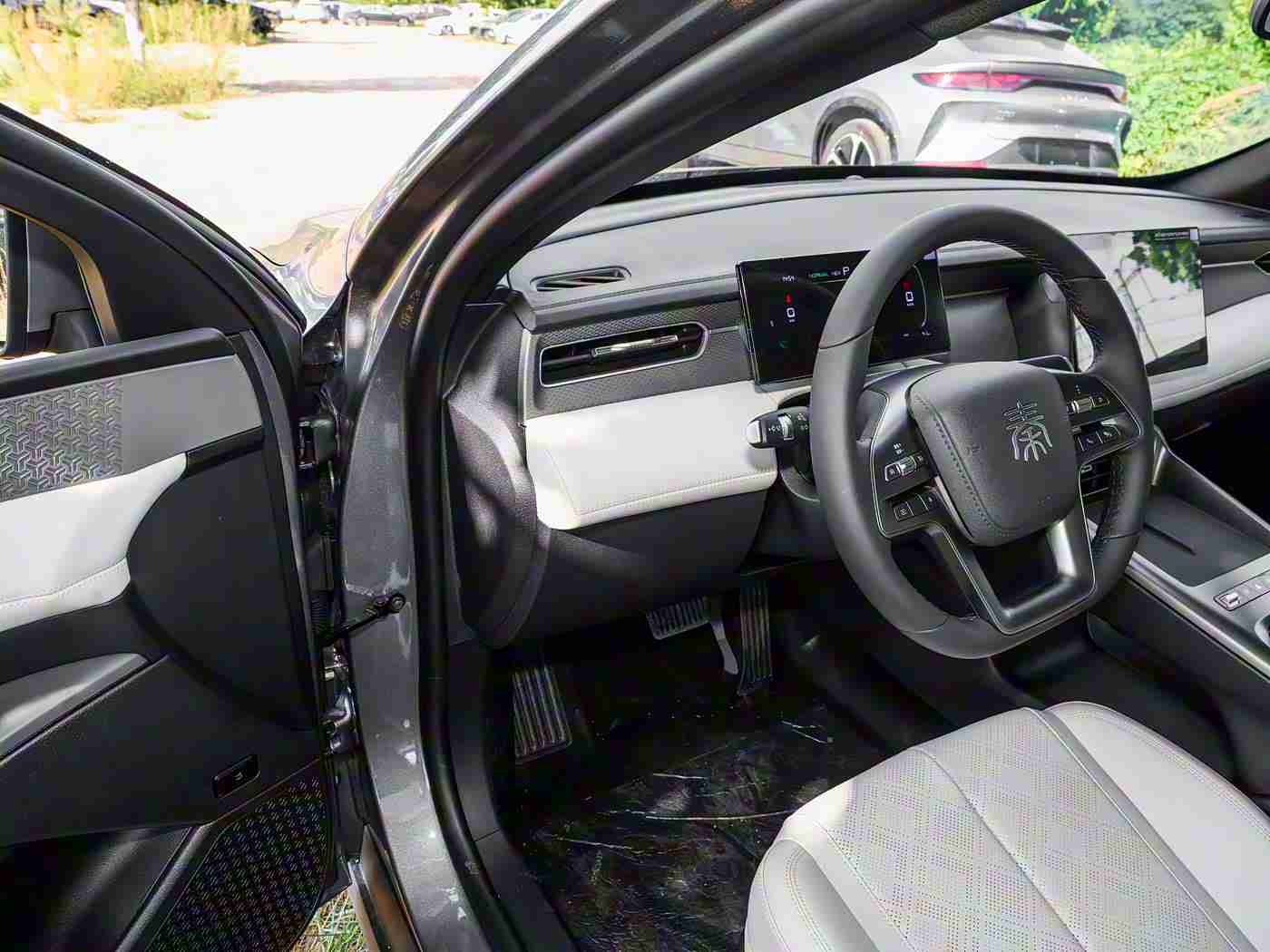 男女搞基软件：“驾驶安全新风尚：智能社交平台引领汽车社交新潮流，为车主打造便捷安全驾驶体验”-3