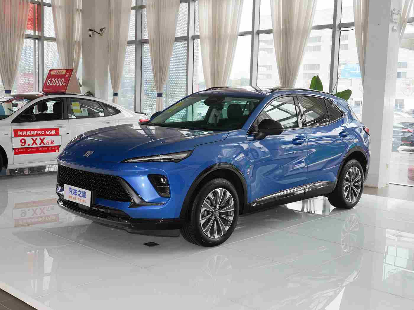 人妻三级：家用轿车新标杆：揭秘“人妻”级口碑车型，品质生活新选择，全家出行无忧-1