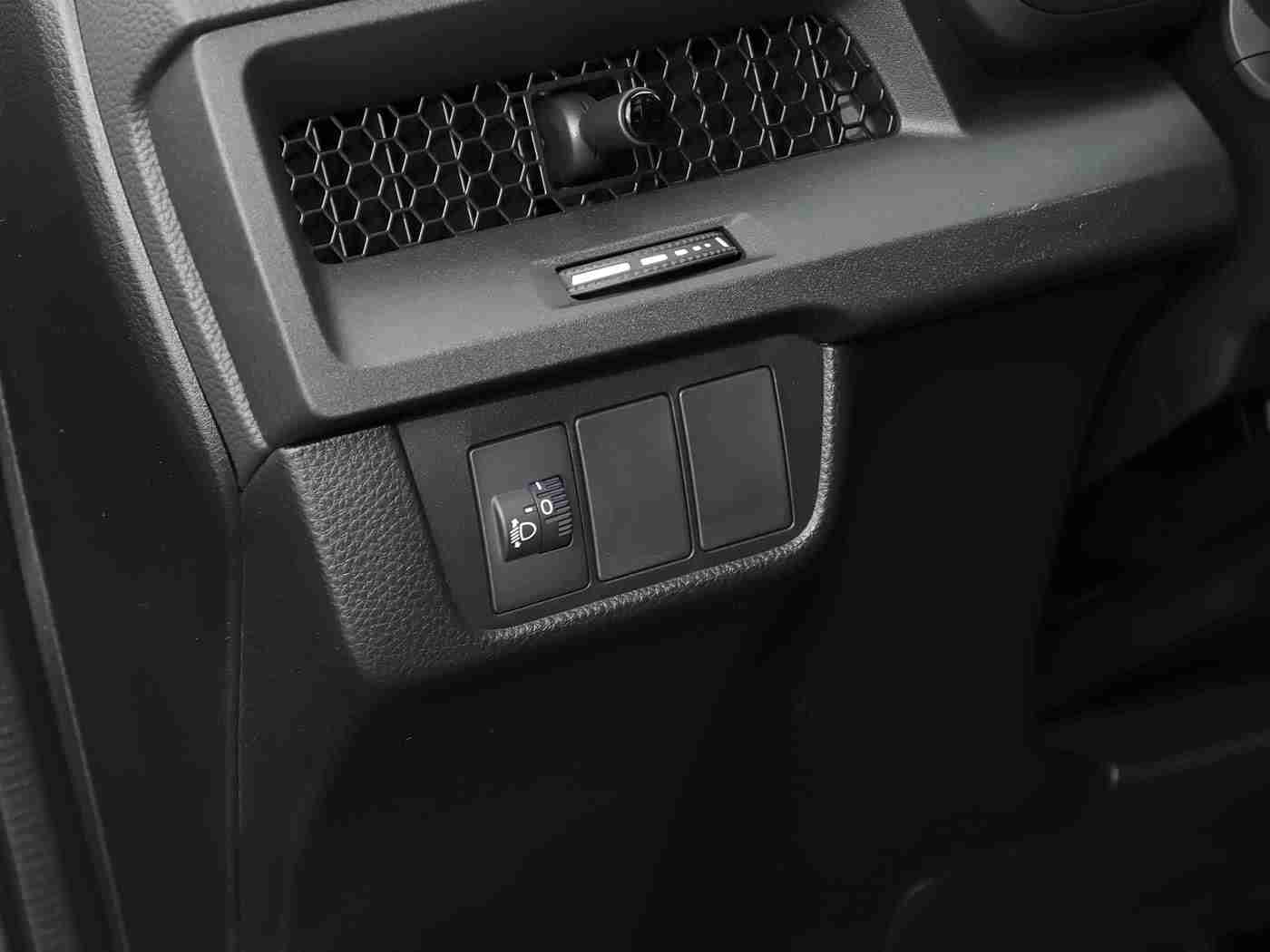 国产黄片AV电视:国产创新科技引领,OLED屏幕新贵汽车娱乐体验再升级-1