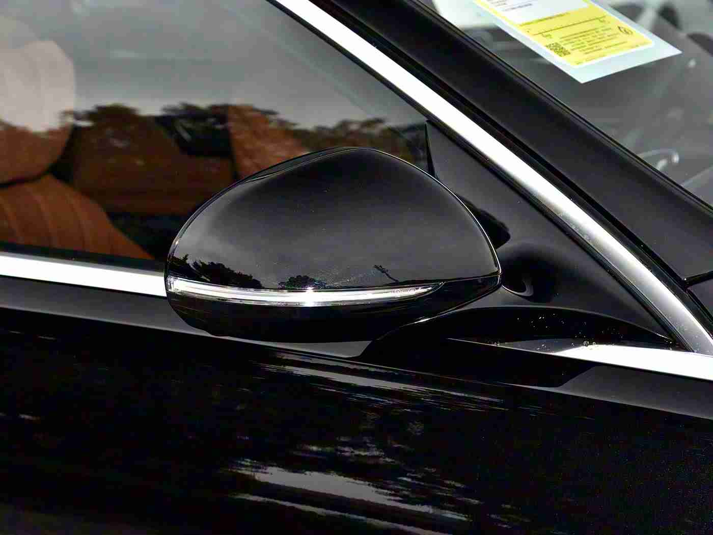 男人和女人打扑克差差差：驾驭之别，共筑安全：性别驾驶差异解析与和谐之路-1