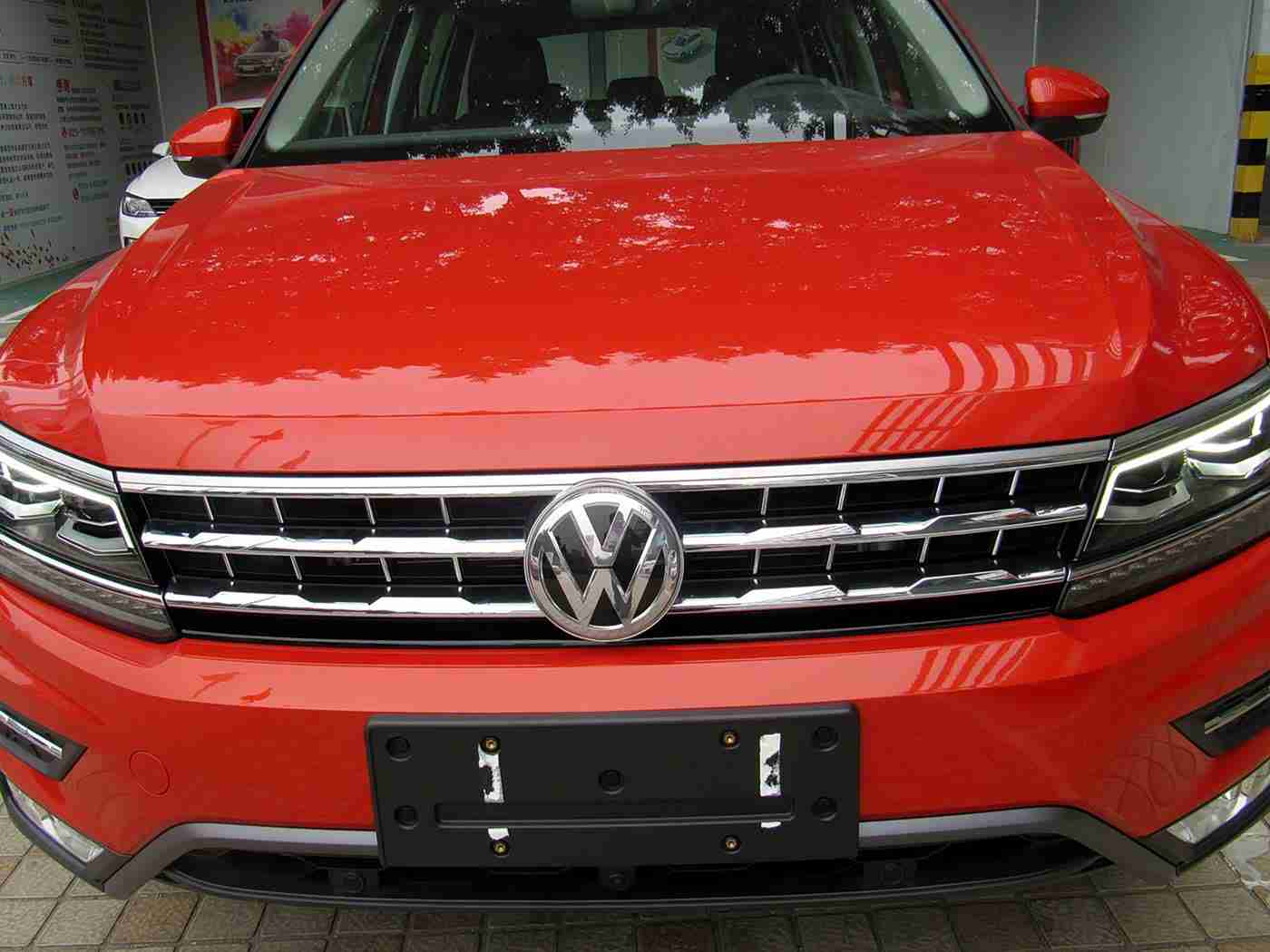 罕见精品一线天白馒头:白馒之韵,动韵天成,尽享科技与舒适的汽车传奇之旅-3