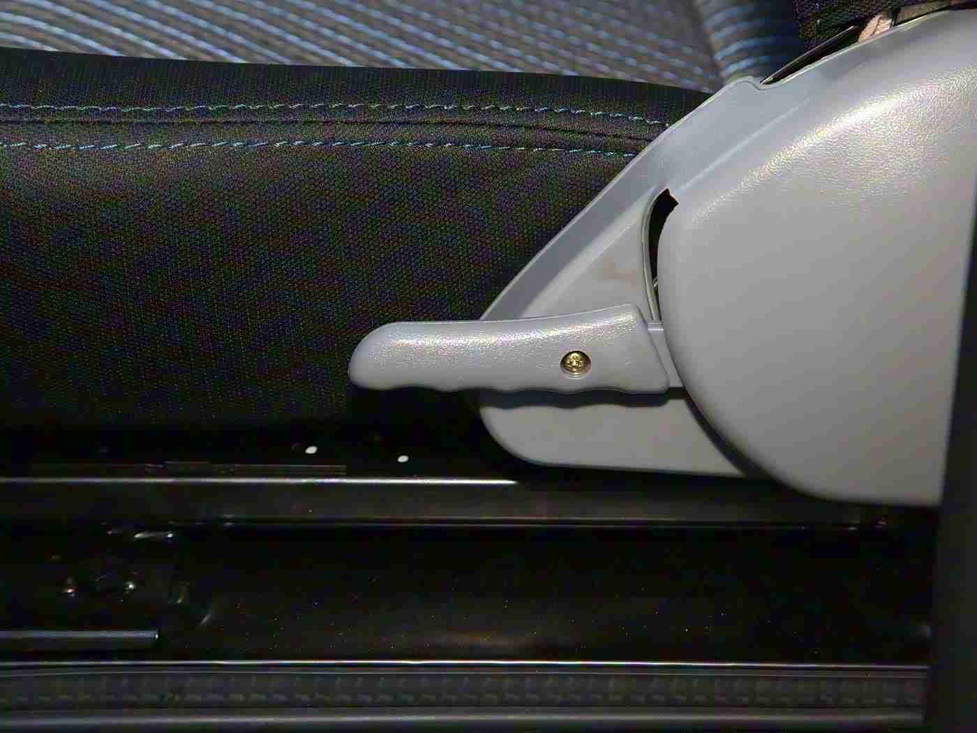 小黄人免费观看在线播放电视剧特色：小黄人动画剧集助力汽车创新，幽默元素融入设计吸引眼球-2