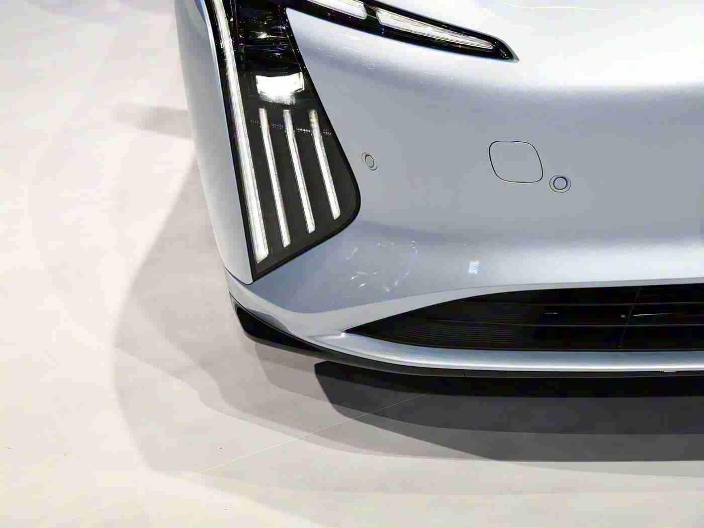 黄色软件3.3.0：汽车智能新纪元：“黄色软件”升级3.3.0，引领驾驶革命-2