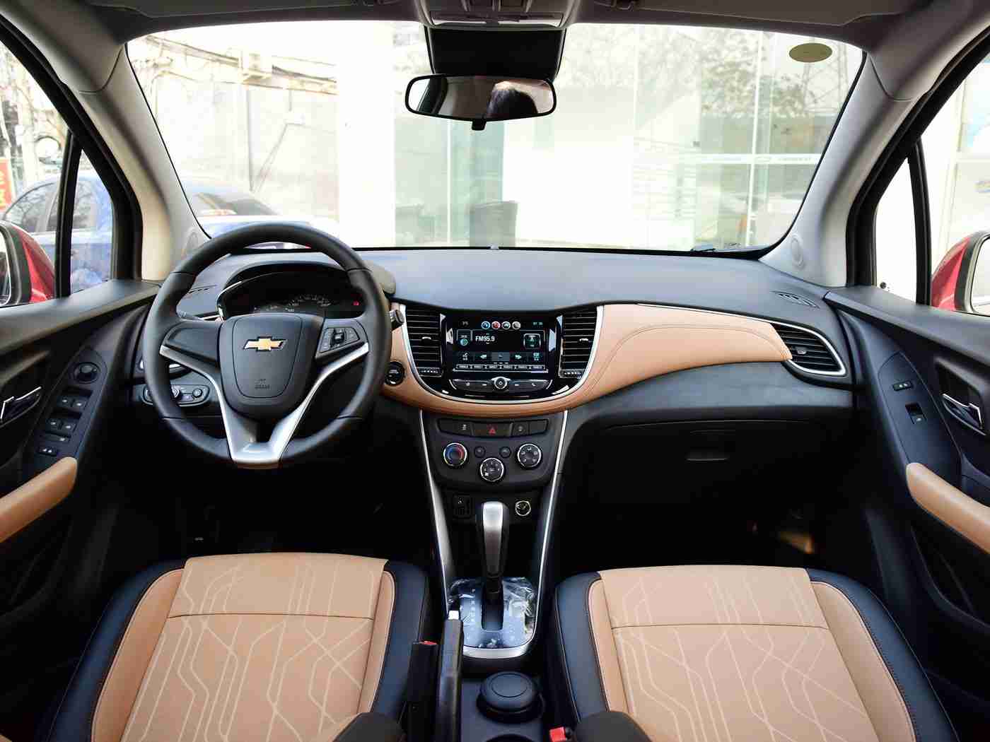 亭亭玉立国色天香：独具匠心外观，舒适内饰，强劲动力SUV新车引关注-2