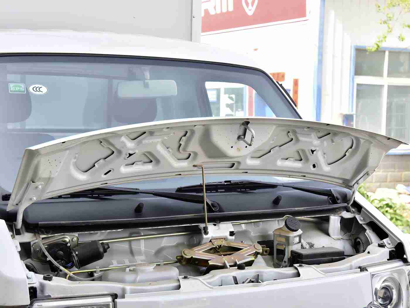 影音成人：智能音浪，驾驭未来，个性化驾享之旅-1