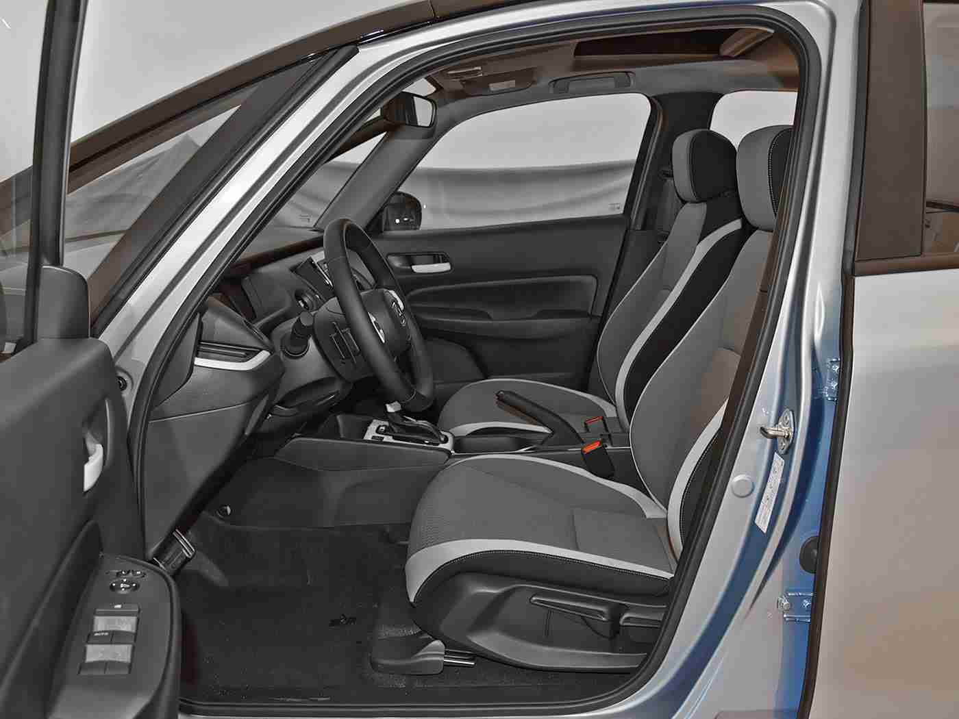 男生和女生差差差:汽车消费性别差异解析:解析男女消费者购车偏好与服务期待-1