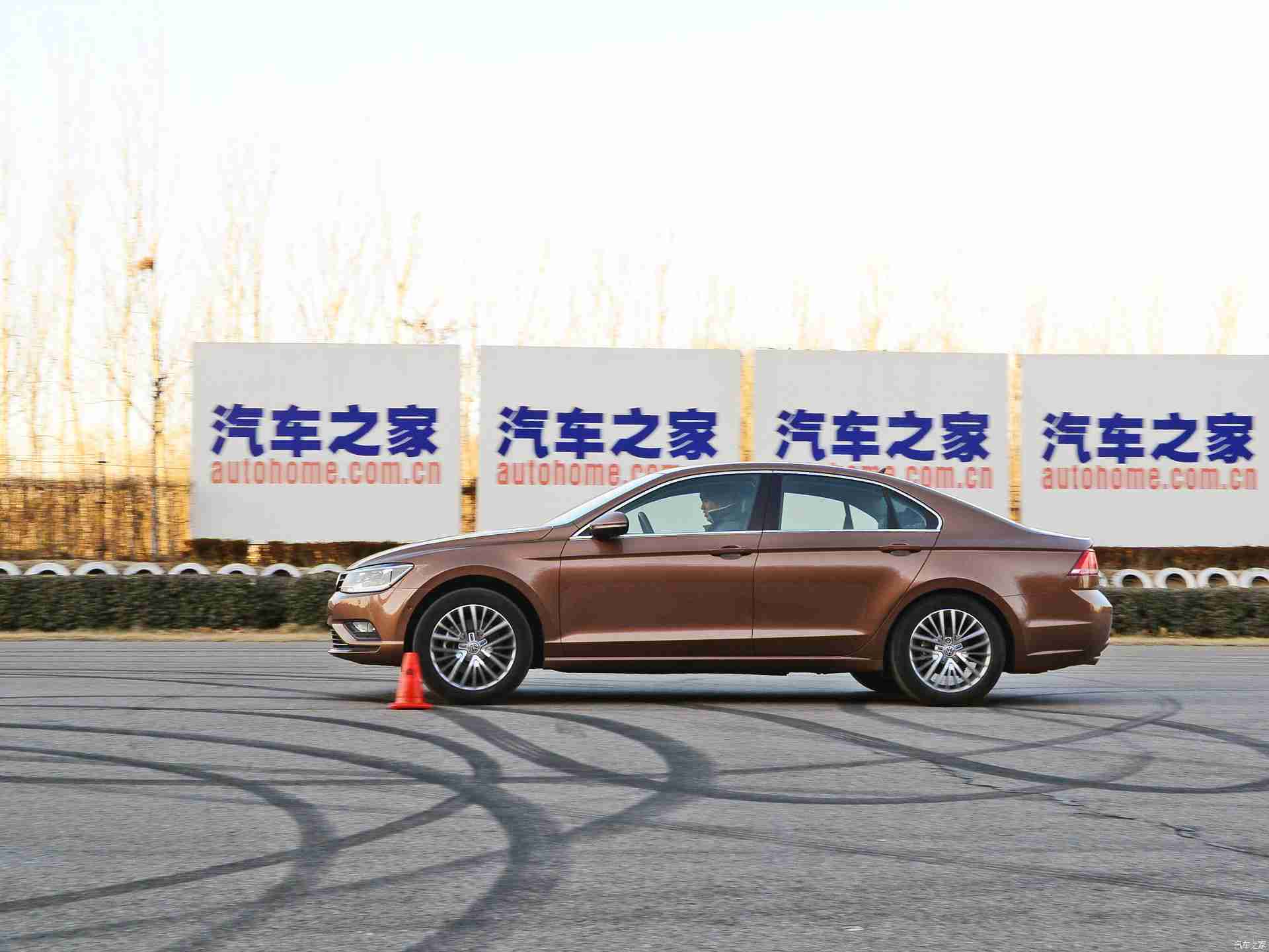 火爆社区向日葵：汽车维修新境界，温馨服务赢信赖，匠心独运环保行-3