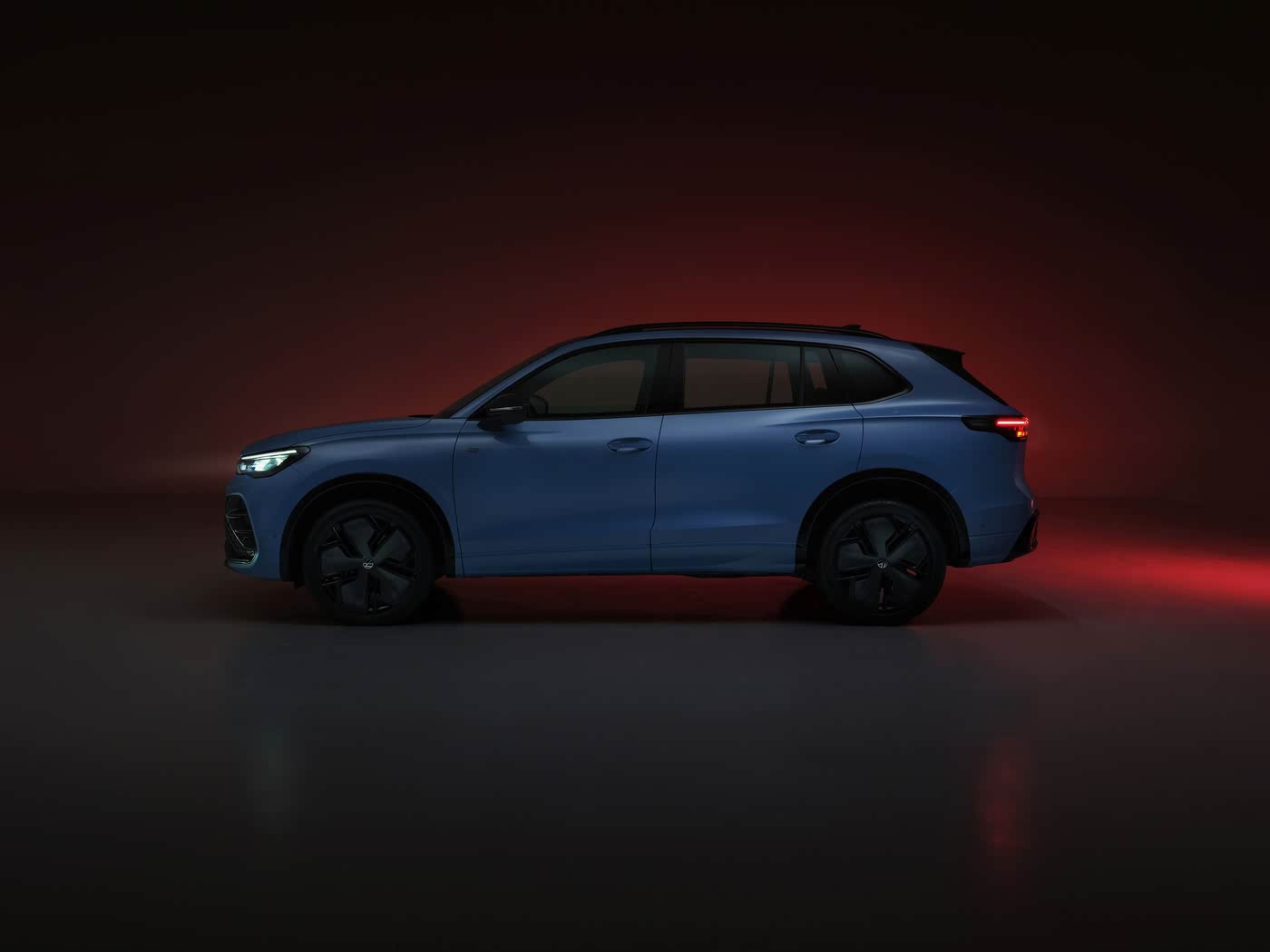 桃子av：“极简风潮，智能驾驭，绿色动力——新车型引领未来出行潮流”-2