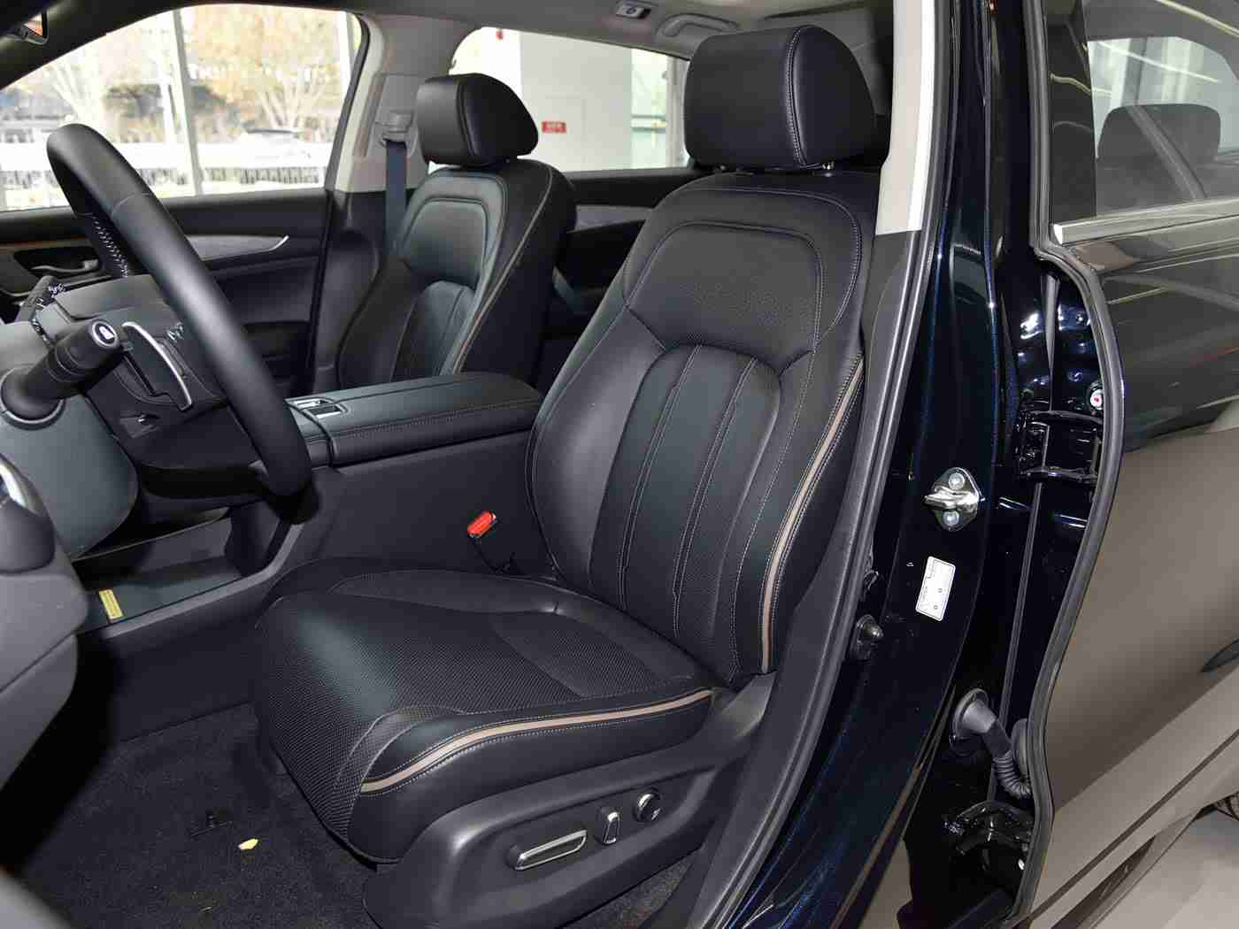 男女生差差差：揭秘男女驾驶者差异：汽车选择偏好背后的奥秘与解析-3