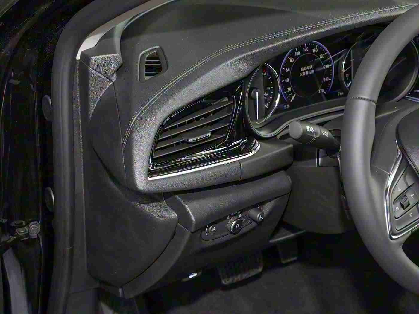 陈冠希阿娇13分钟无删减：陈冠希阿娇倾情代言，13分钟无删减视频揭秘全新车型魅力-3