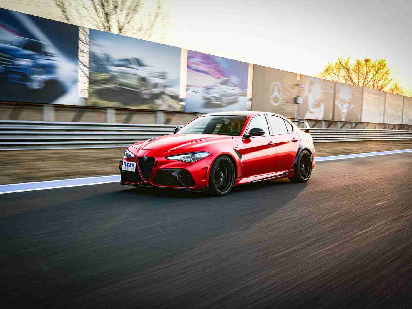 黄色软件大全OPPO版3.03：“OPPO发布全新车载软件体验：导航音乐通话三合一，智能驾驶更安全便捷”-4