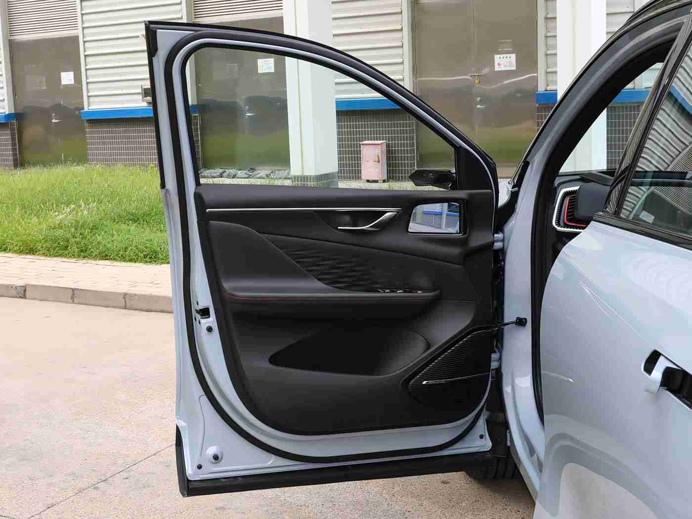 黄色软件下载大全3.0.3破解OPPO版破解版：汽车配件下载神器，“黄色软件”新宠助力车主轻松改装升级-1