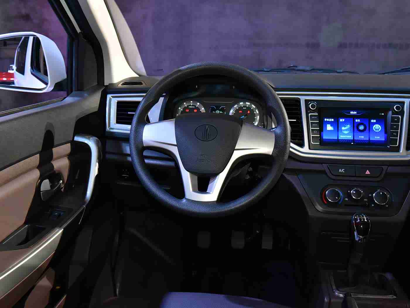 色综合综合色：创新色彩设计引领潮流，“色综合”车型惊艳登场，市场前景备受期待-2