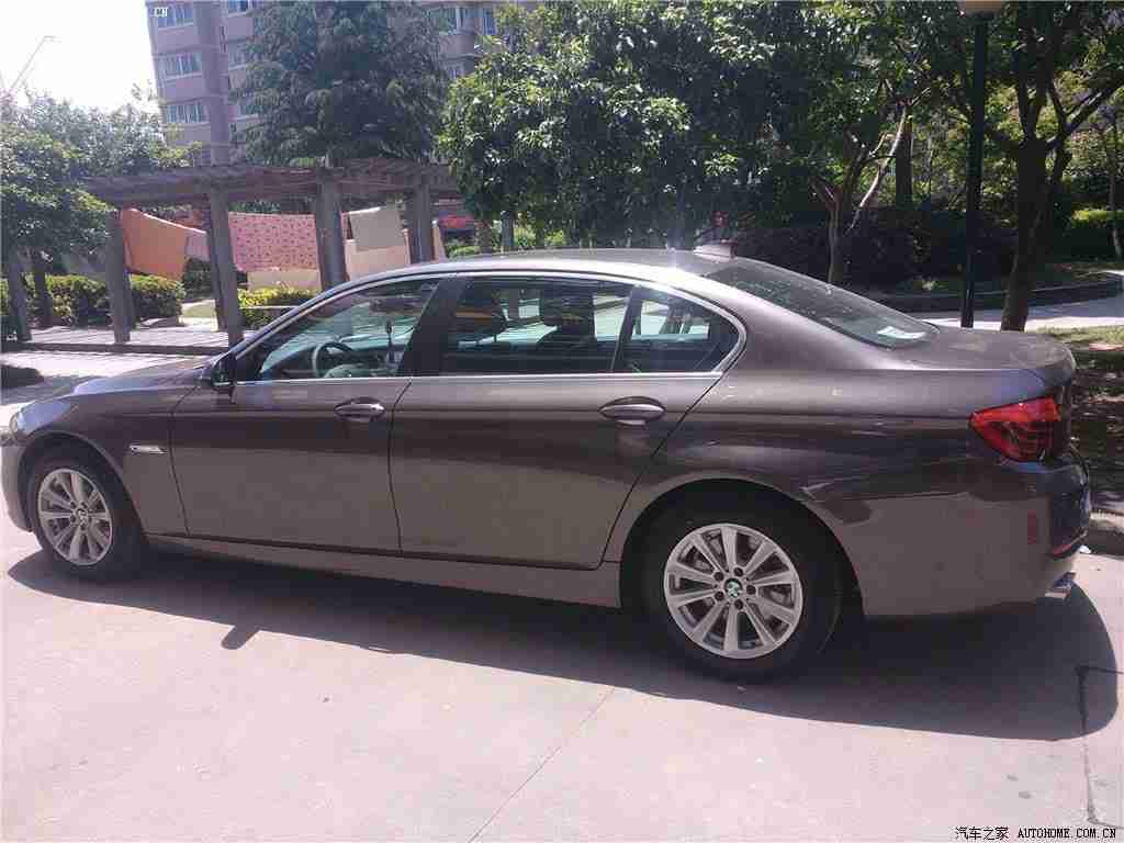 ssis698:新能源汽车领航者:ssis698亮相,智能环保设计引领未来出行潮流-1