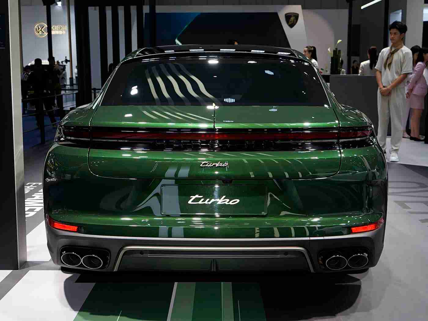 红猫大本营：未来科技与艺术融合，红猫新品引领汽车潮流，性能卓越，配置人性化，驾享尊贵体验-3