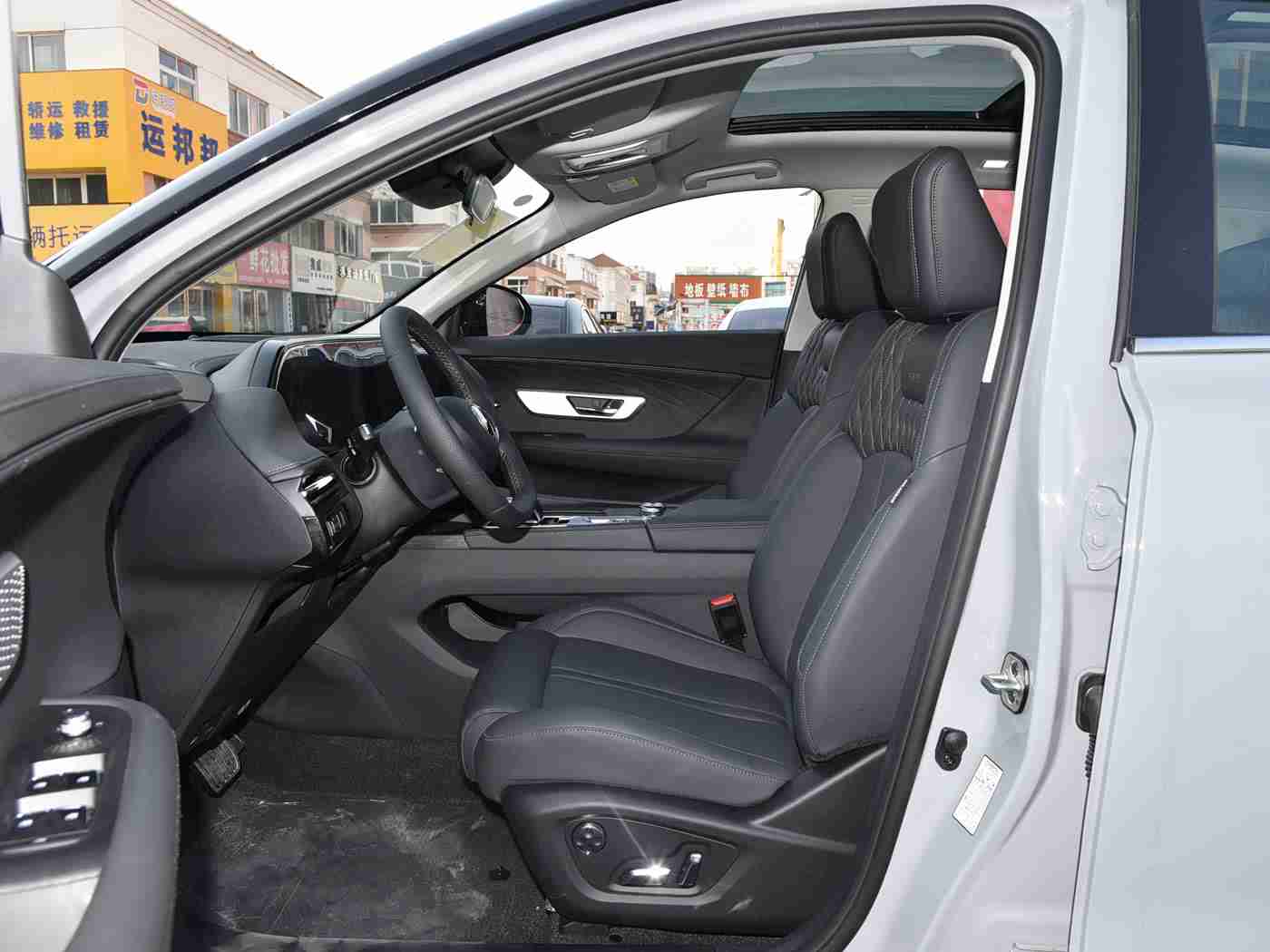 校花自慰：时尚校花，驾驭新潮流-2