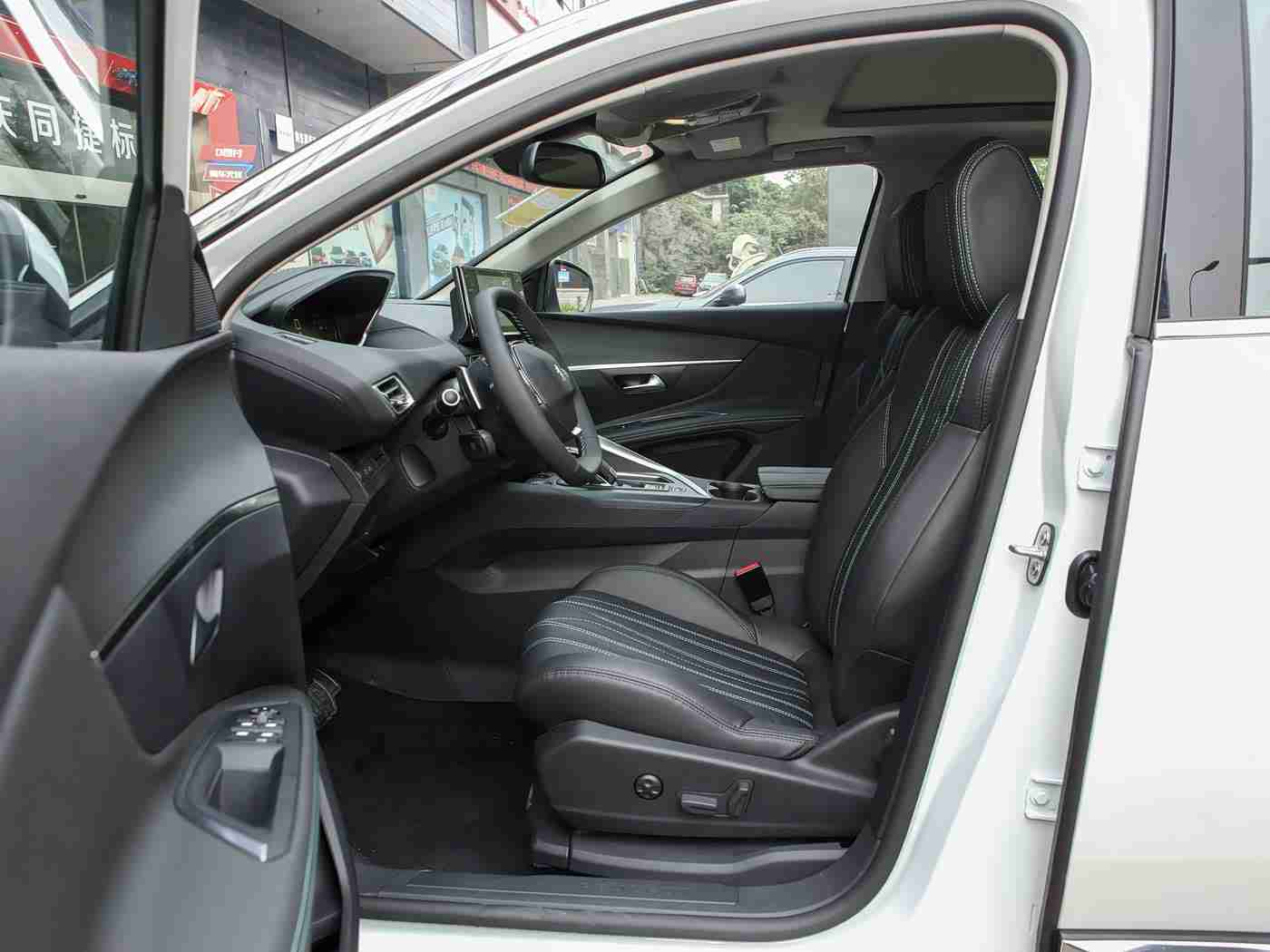 东京热app成人看片：新能源汽车新宠亮相：时尚外观、卓越性能，科技配置惊艳市场-1