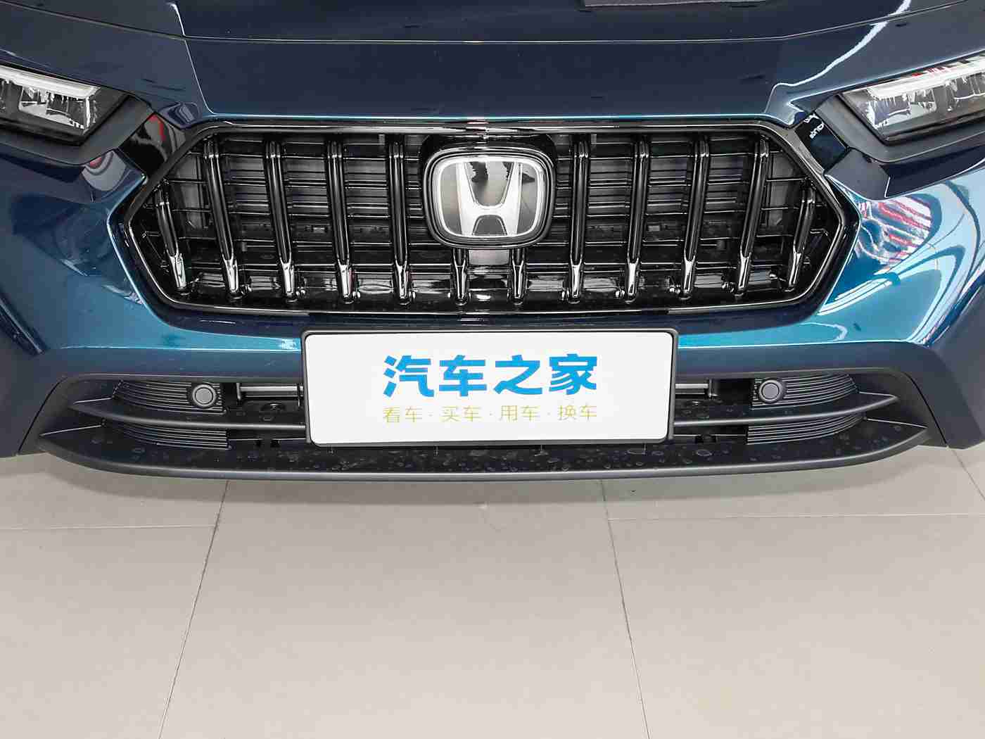 黄3.03：全新力作惊艳登场：国产车型黄3.03领跑科技潮流，展现中国汽车工业新高度-4