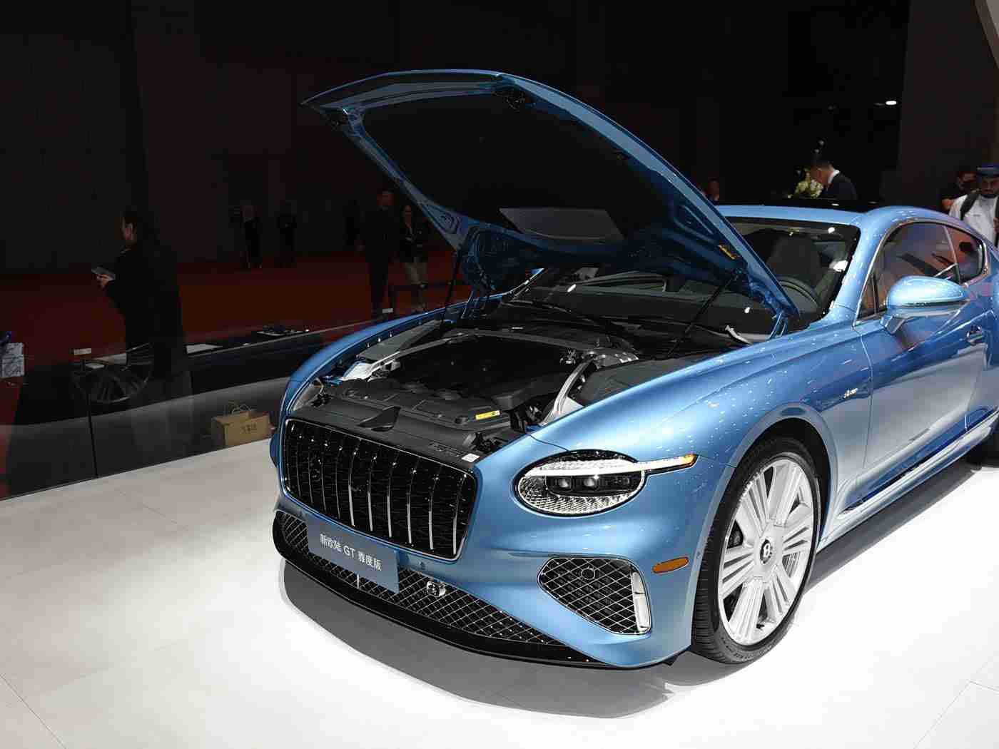 黄色软件下载安装3.0.3：智能导航助力，绿色出行新体验：汽车辅助系统引领行业潮流-3