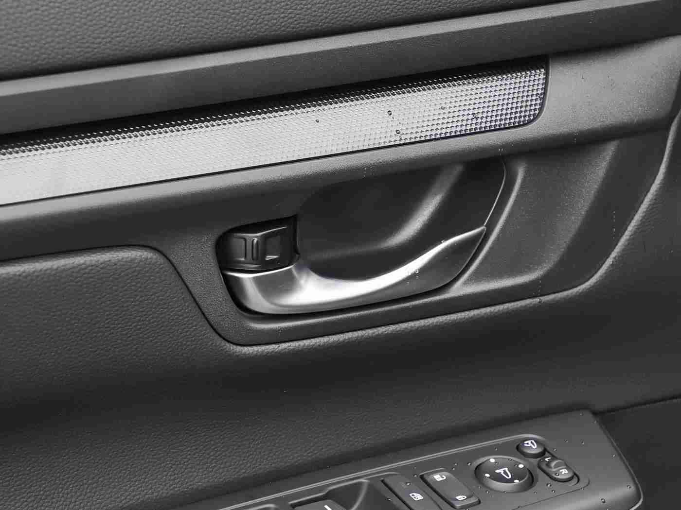 公猪配美女要多久才能配好：智能配对技术革新，汽车行业迎来革命性突破，驾驶体验升级显著-3