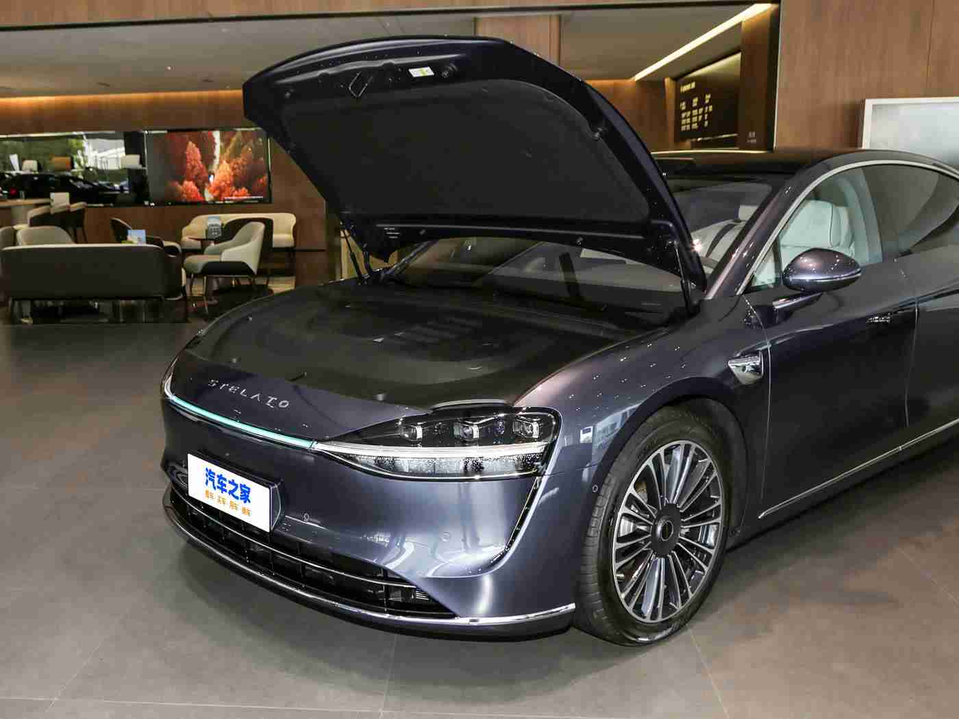 男生和女生一起搓搓：青春驾驭，亲子共筑绿色未来-2