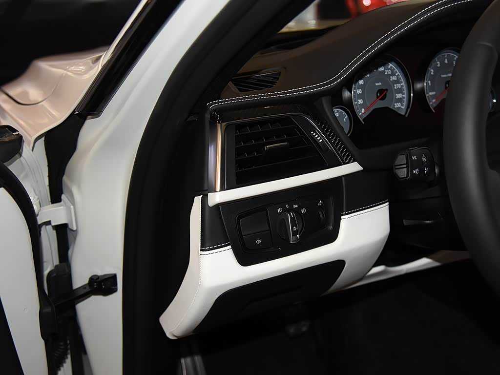 男生和女生日逼的软件：智能导航，个性化推荐，畅享社交互动，重塑汽车驾驶新体验-1