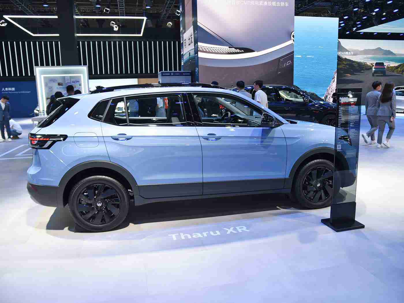 午夜商店：璀璨夜行，科技环保新篇章——探索概念车视觉盛宴-3