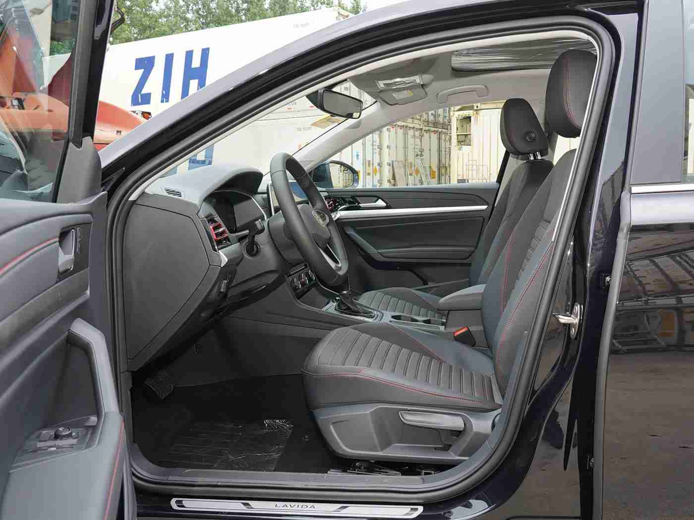 黄色软件app3.0.3：汽车行业新变革：智能应用助力，全面服务打造汽车生活新体验-5