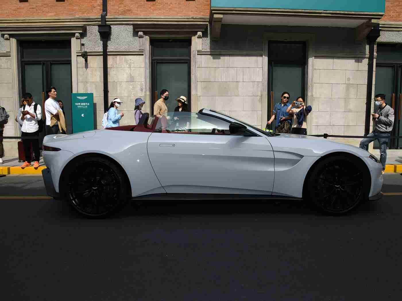 十大禁止安装入口下载:警惕!车主必看:汽车内十大禁装设备,安全驾驶从细节做起-3