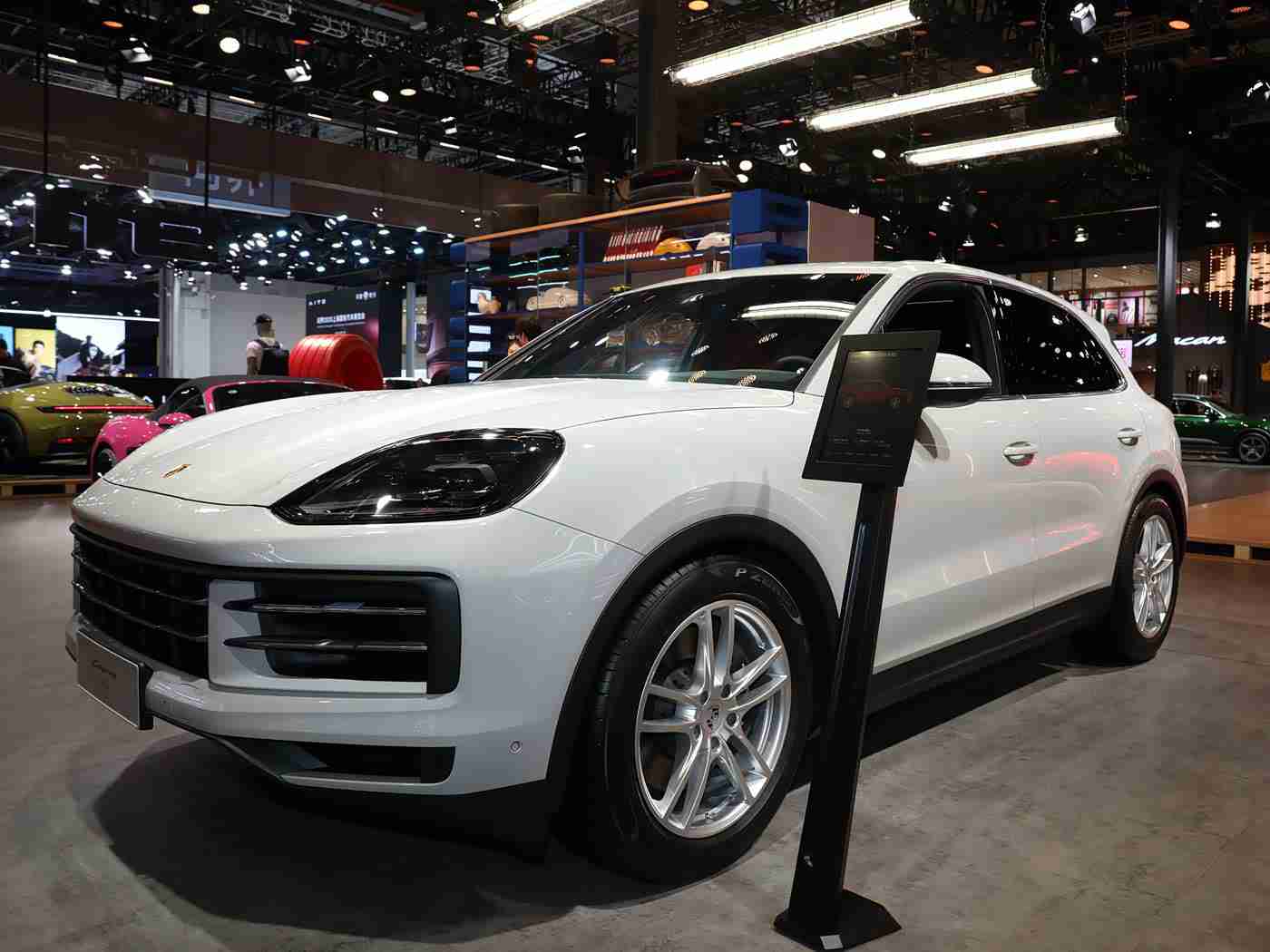 香蕉插蜜桃：“异彩纷呈，跨界融合——探索环保科技新潮流”-3