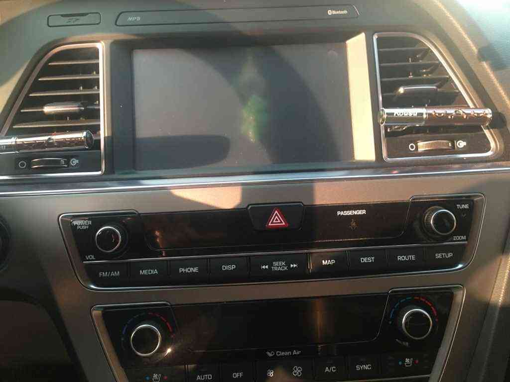 黄色链接下载：警惕汽车应用下载陷阱：车主隐私安全警示，守护爱车不受侵害-4