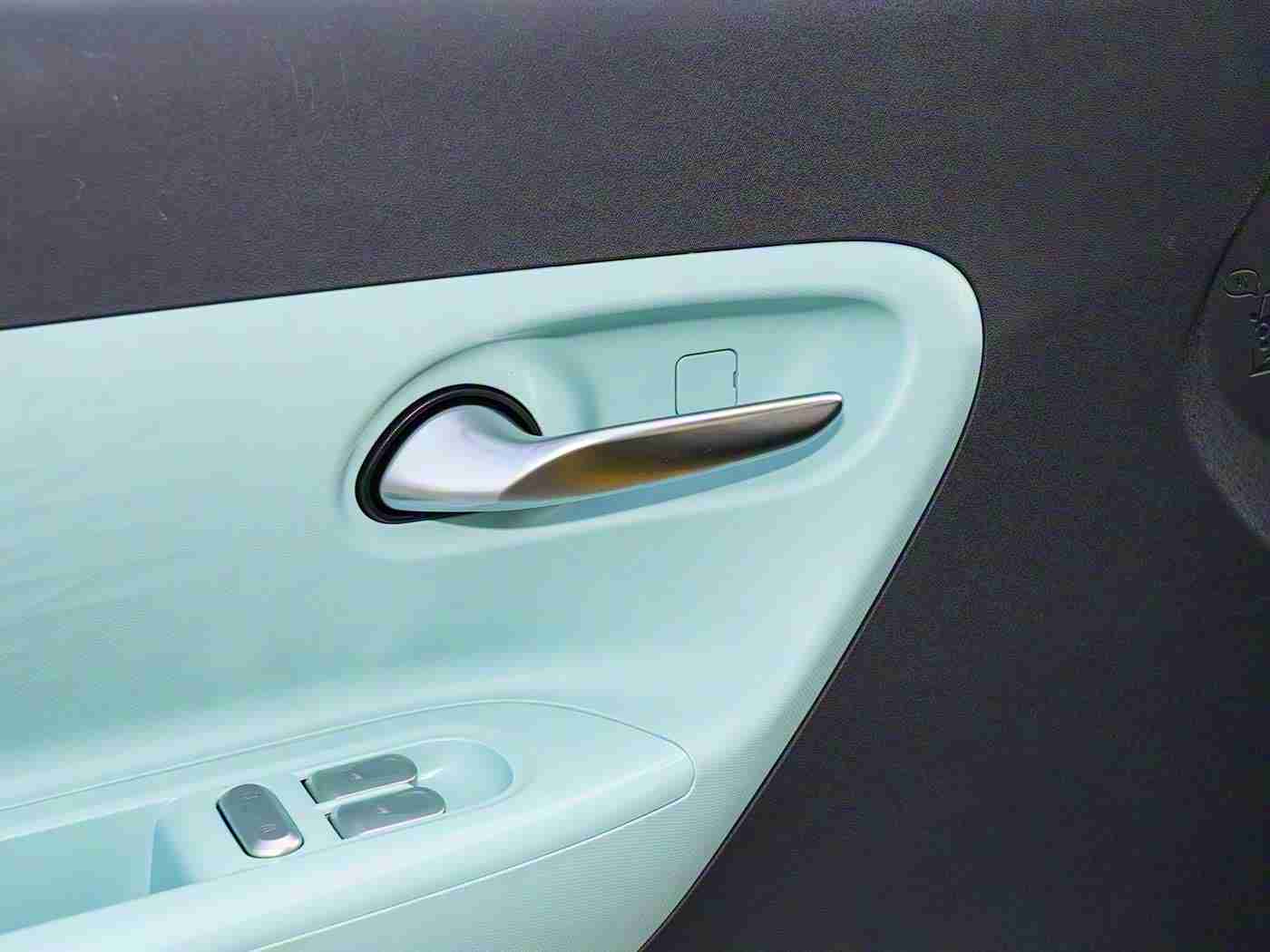 成人黄色软件下载：汽车软件新宠：时尚界面+实用功能，这款应用成车主新选择-4