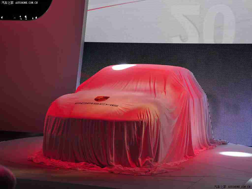 抱着老婆让朋友曰:温馨家宴,驾驭未来:新SUV独特理念引关注,市场黑马脱颖而出-2