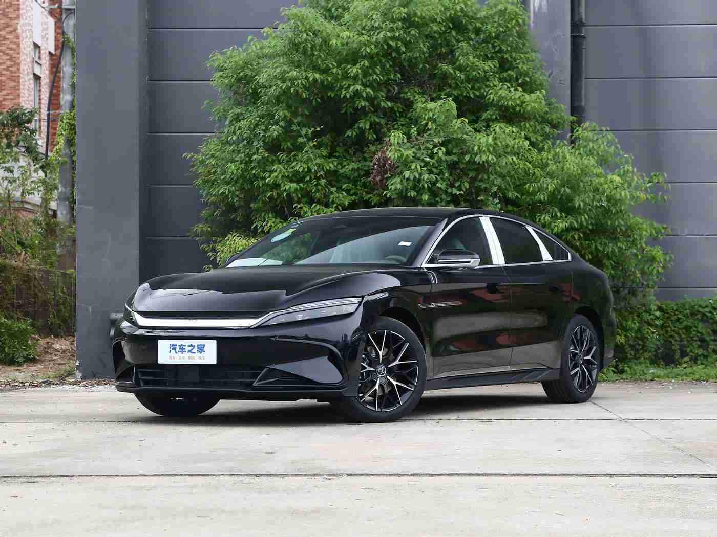 下载黄软件：汽车软件安全警钟长鸣：防范不良应用，保障驾驶无忧-2