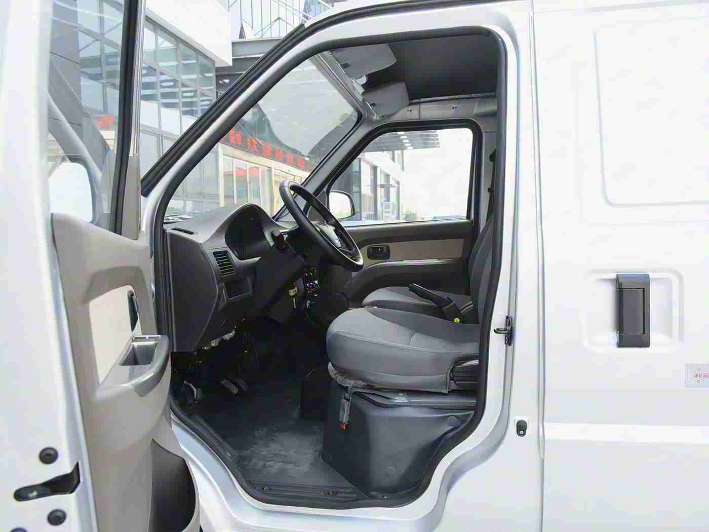 机机对机机手游免费下载版2023：科技驾趣，跨界融合，畅享汽车文化盛宴-1