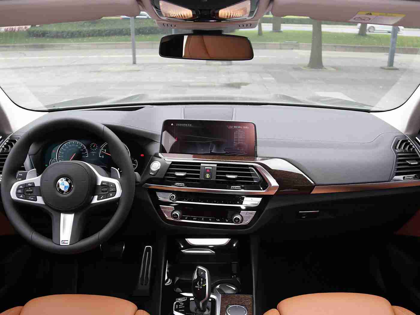 黄色破解版软件：揭秘汽车安全风险：警惕非法破解软件威胁驾驶安全-1