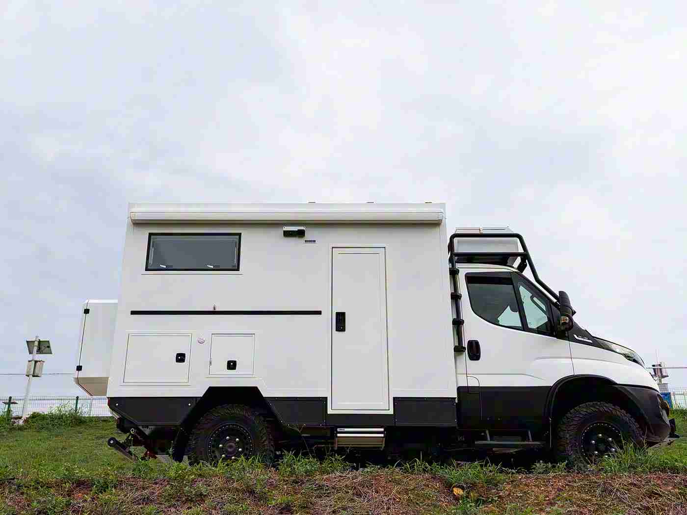 男生的香蕉插进女生的桃子里：自然灵感，动力飞扬——新能源汽车新锐之作-2