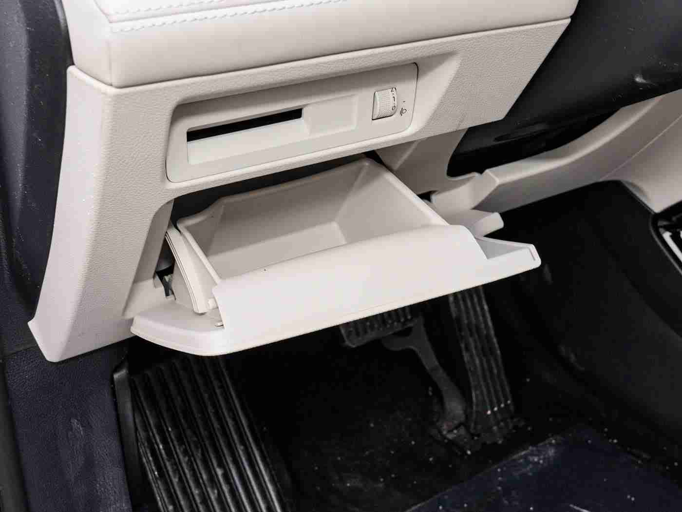 全国十大黄色软件：科技狂飙下的驾驶安全：警惕软件暗流涌动-1