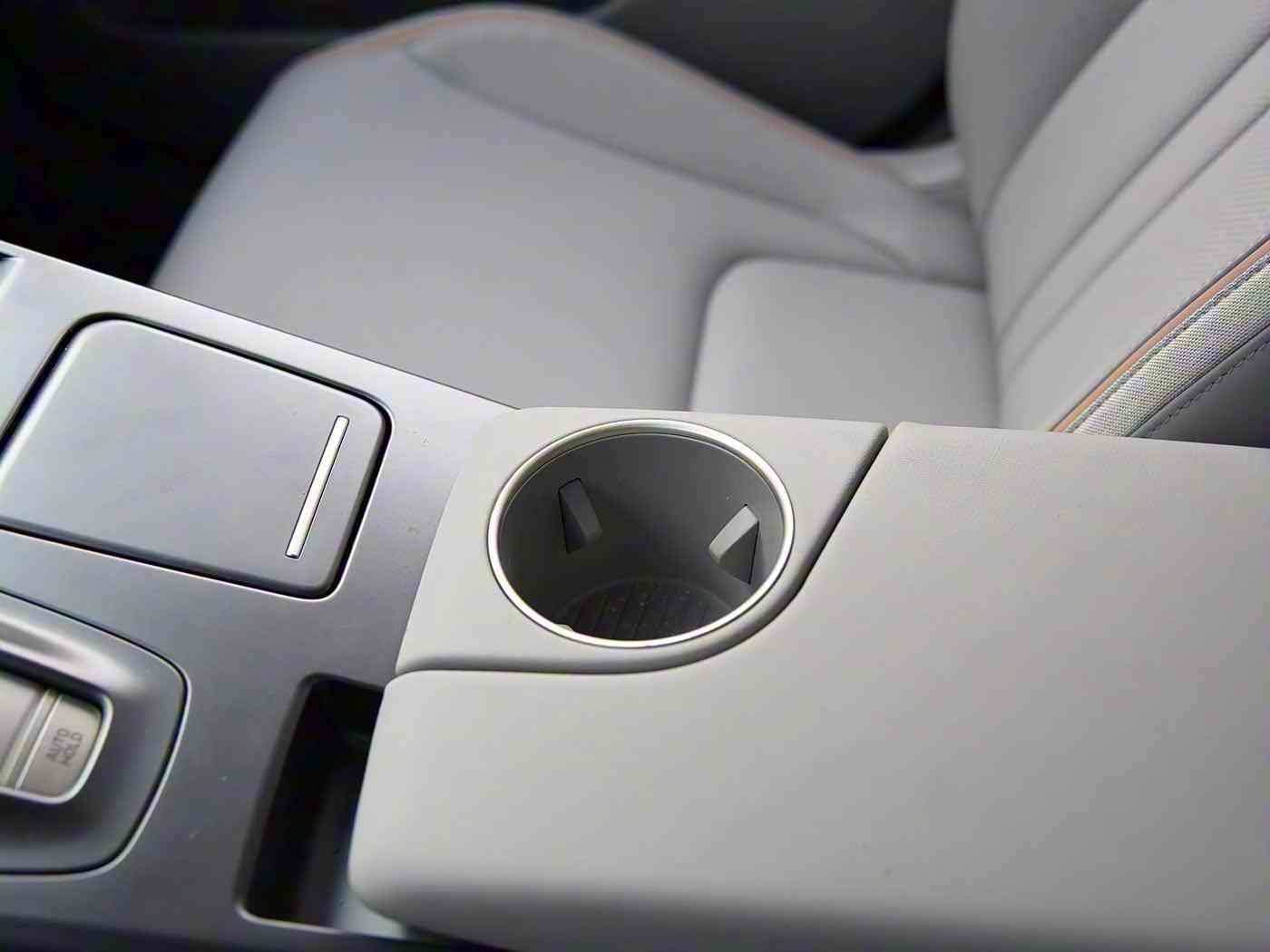 137147西方大但人文艺术：创新动力，非凡工艺：137147灵感汽车新品震撼登场，引领未来出行潮流-1