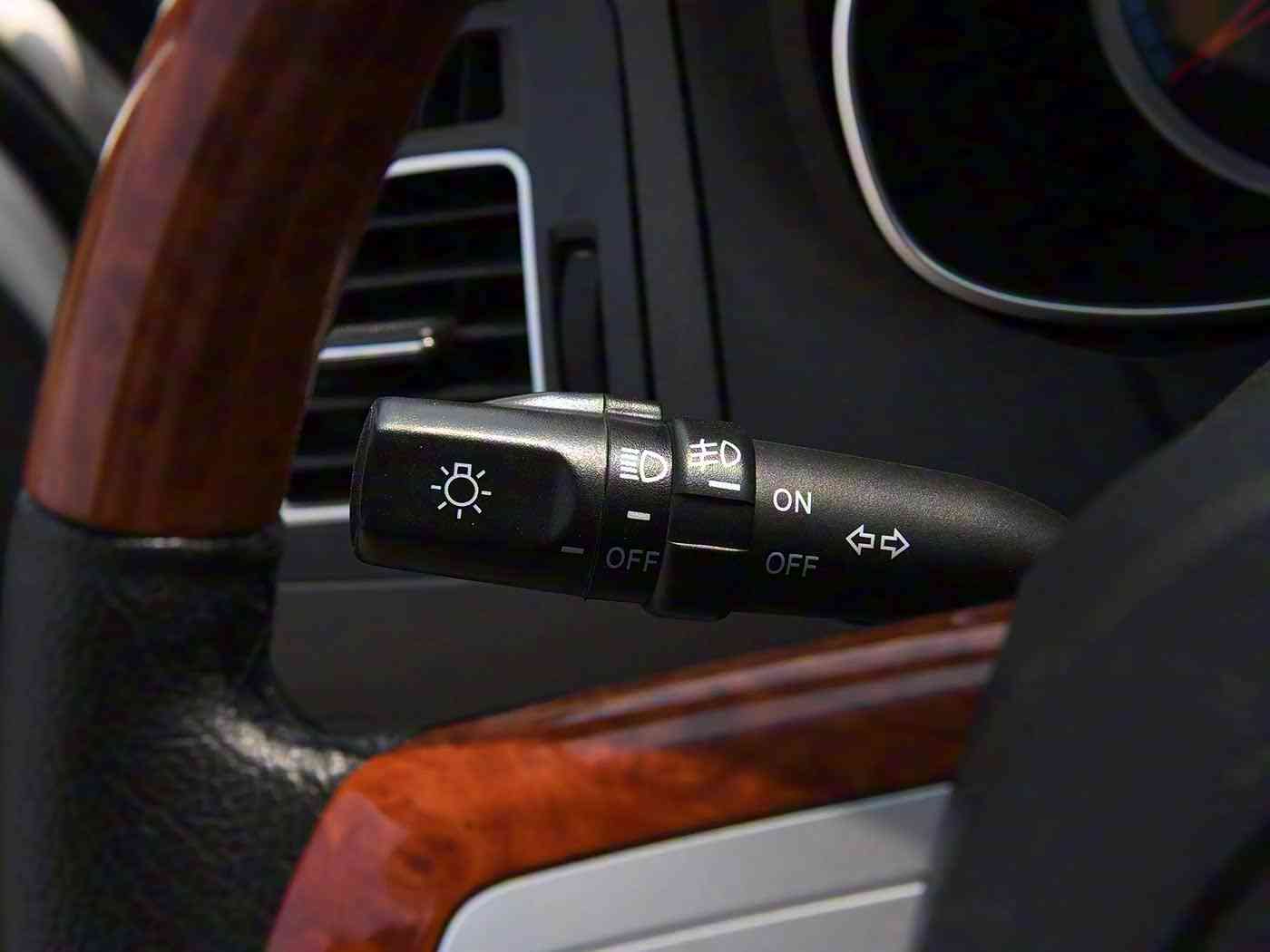 开发妻子初次接受3p：汽车巨头创新突破，3P技术引领智能驾驶新潮流，重塑未来出行体验-1