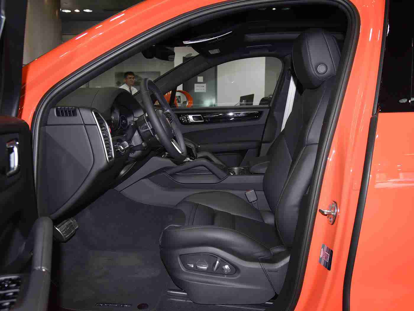 黄色软件应用：智能驾驶新篇章，筑牢安全防线，守护智慧出行-4