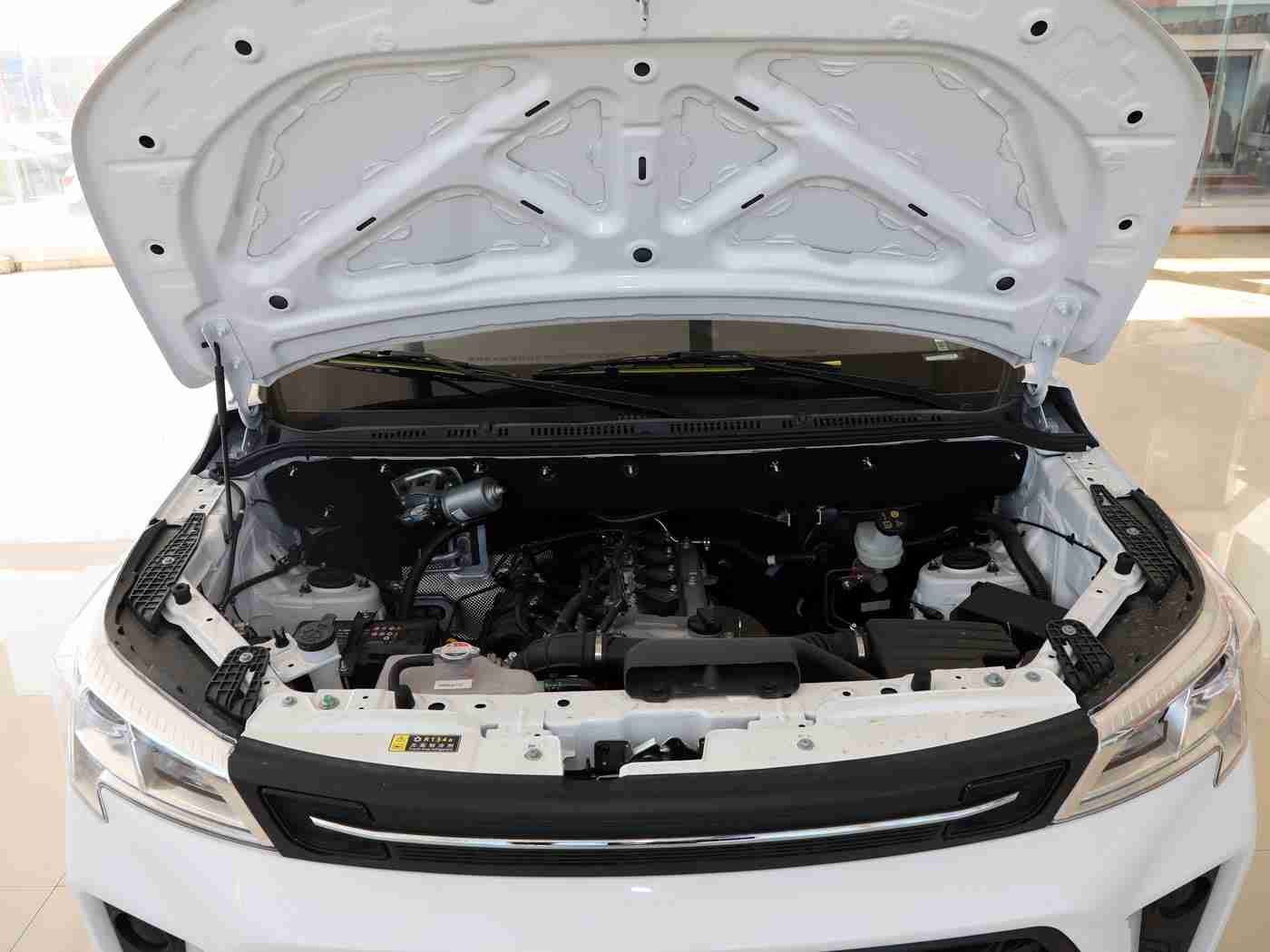 十大黄软：汽车市场新宠儿：揭秘备受瞩目的黄色系豪车榜单，十大车型引领潮流-4