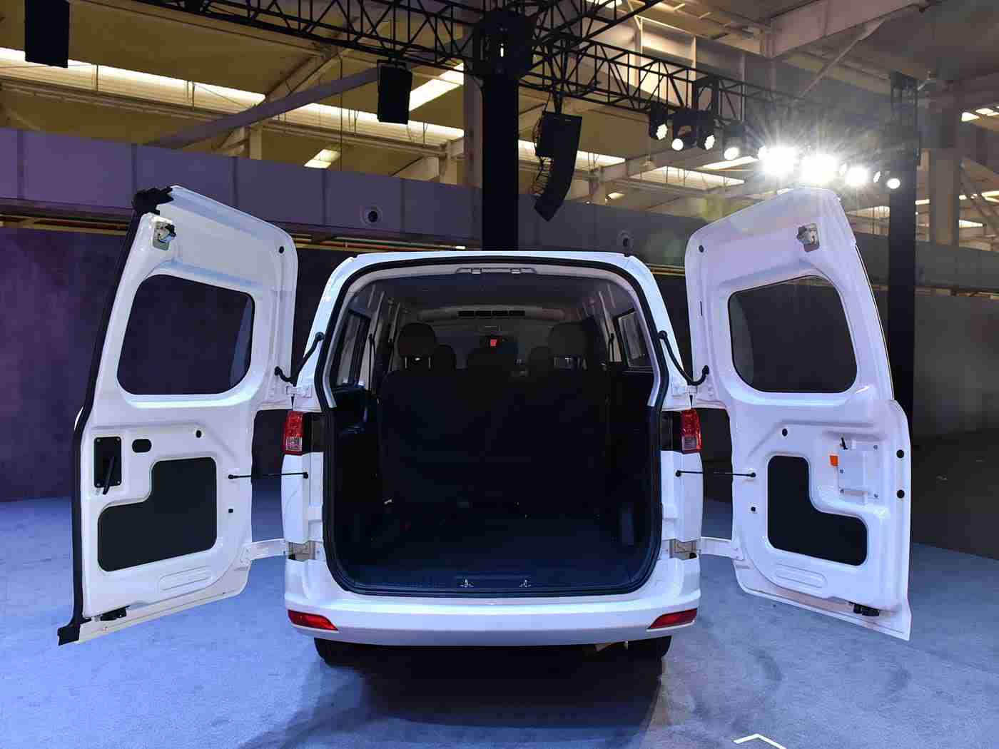 精东麻豆:时尚外观与卓越性能并重,全新SUV“精东麻豆”领跑市场,引消费者竞相追捧”-2