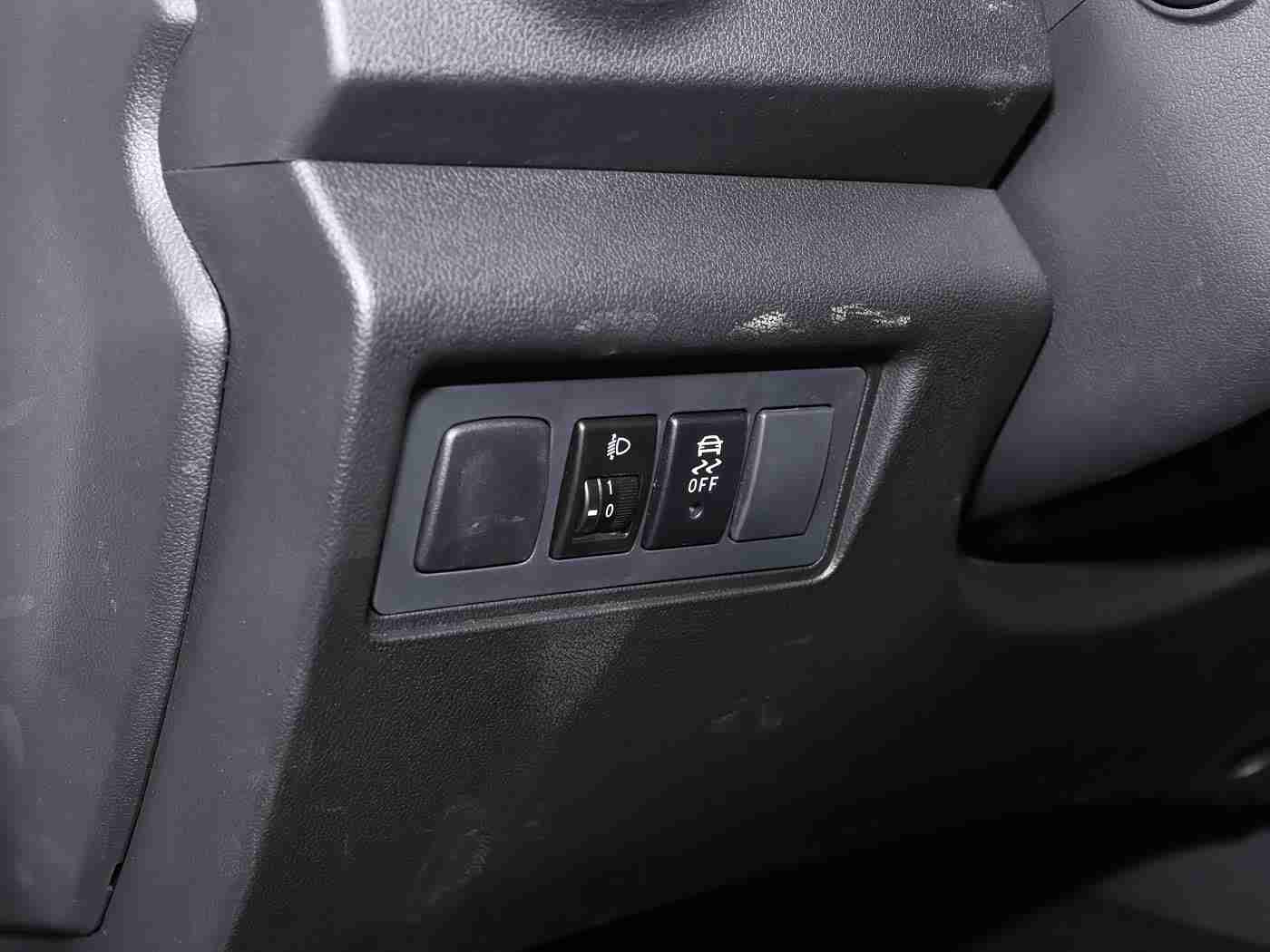 男生女生一起查查查：打破性别界限，共探汽车科技魅力——男女车主携手体验新能源驾驶新篇章-2