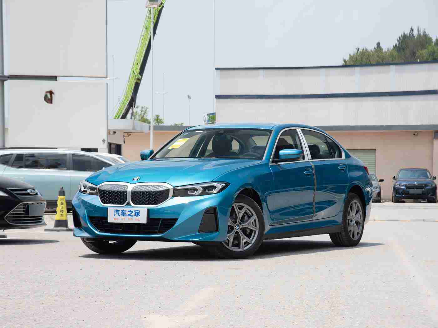 女人与公豬交酡全过程：新能源汽车领跑市场：500公里续航，智能驾驶新体验，环保时尚两不误-1