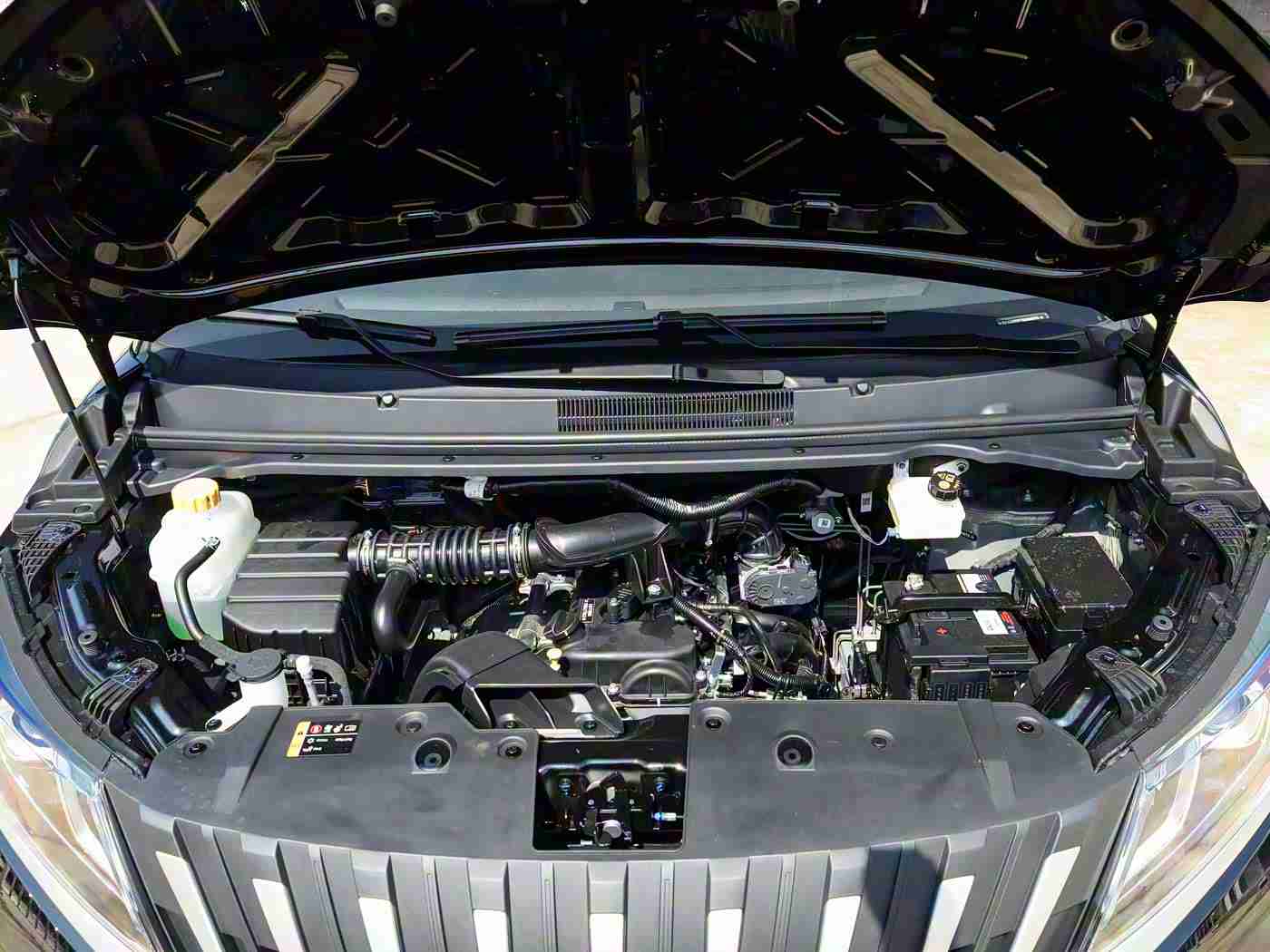 99re6这里只有精品:全新车型亮相,卓越品质引领潮流,豪华舒适,智能安全,一车多面惊艳市场-1